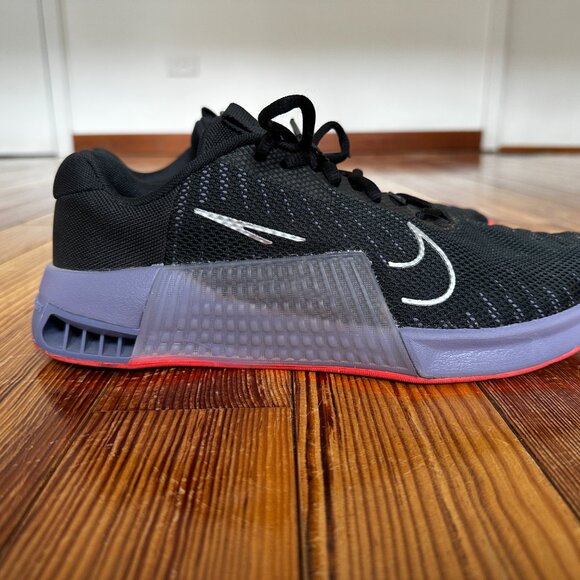 Womens Size 9 Nike Metcon 9 in black/metallic silver/purple/red - Picture 5 of 10